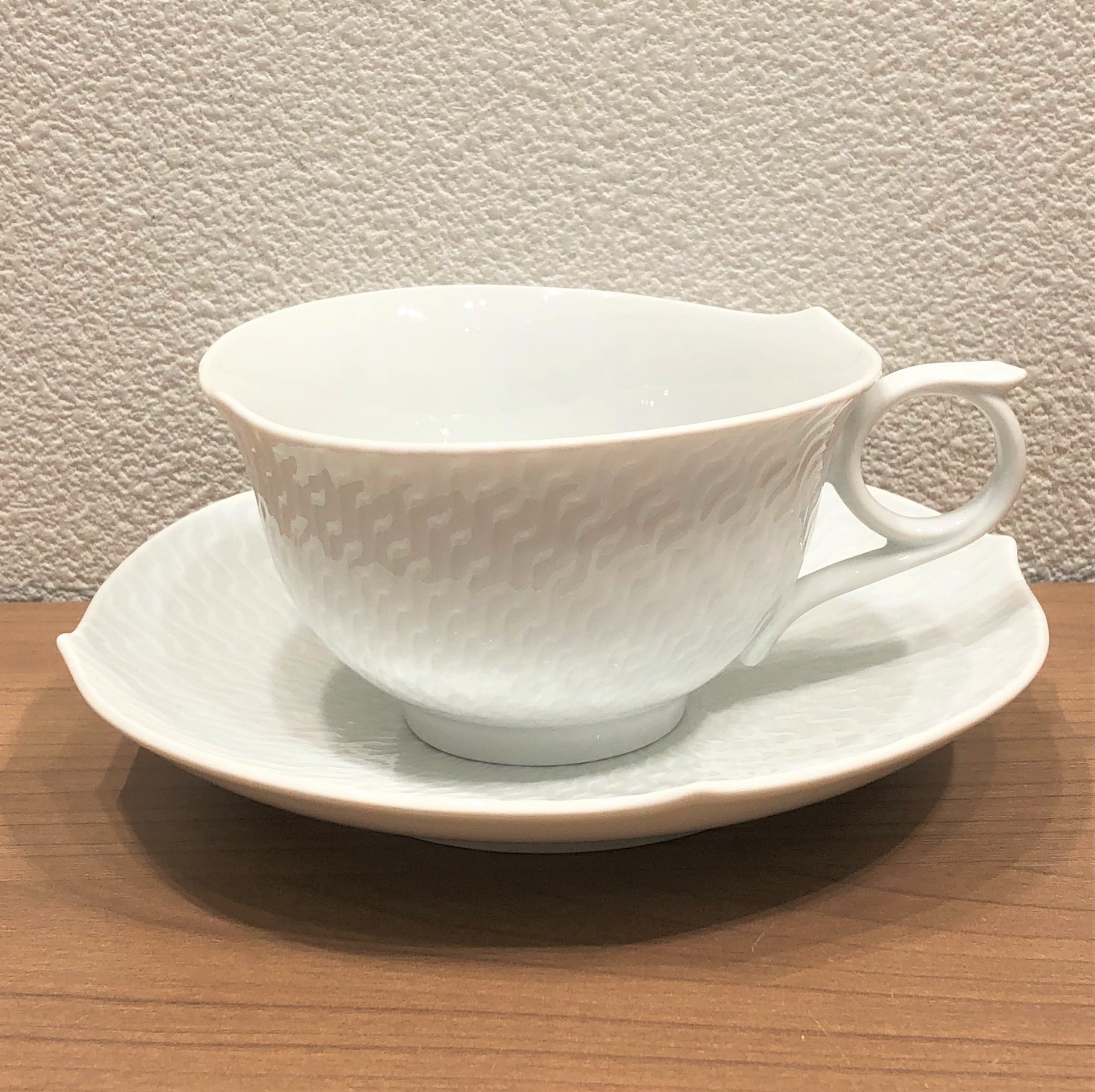 【Meissen/マイセン】波の戯れホワイト カップ&ソーサー