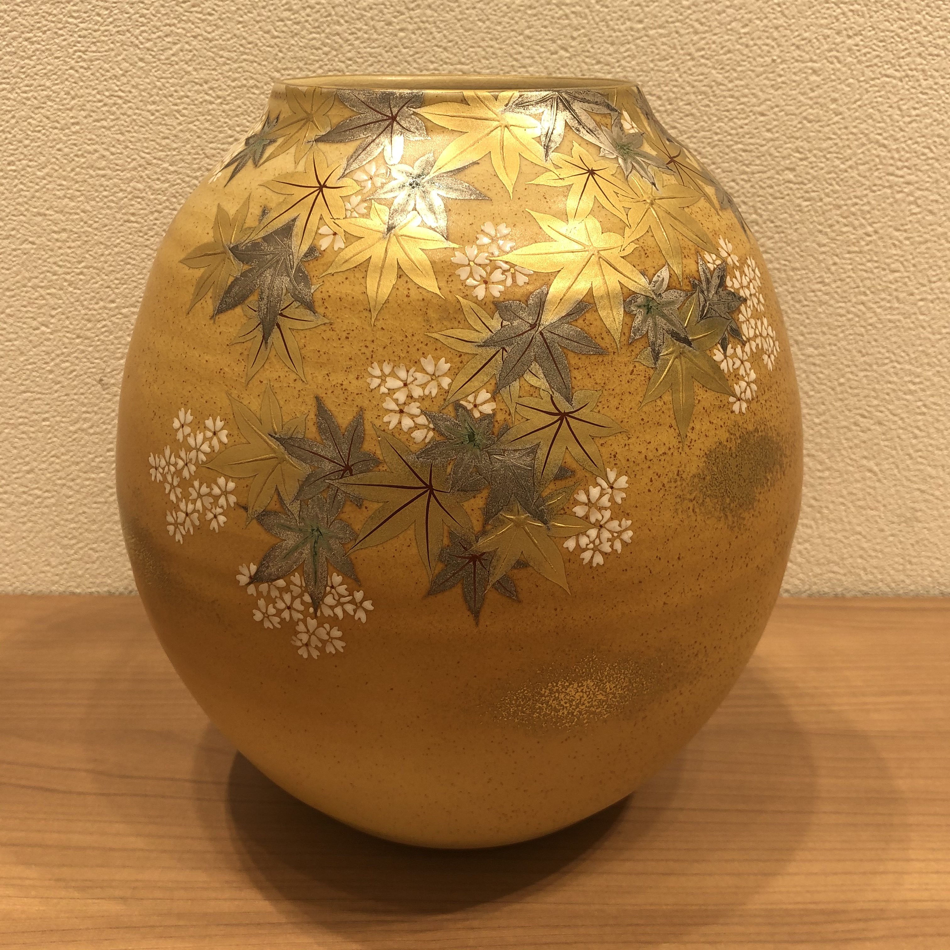 ONADAチャイナ 花瓶 金彩色絵 有田焼 値下げ