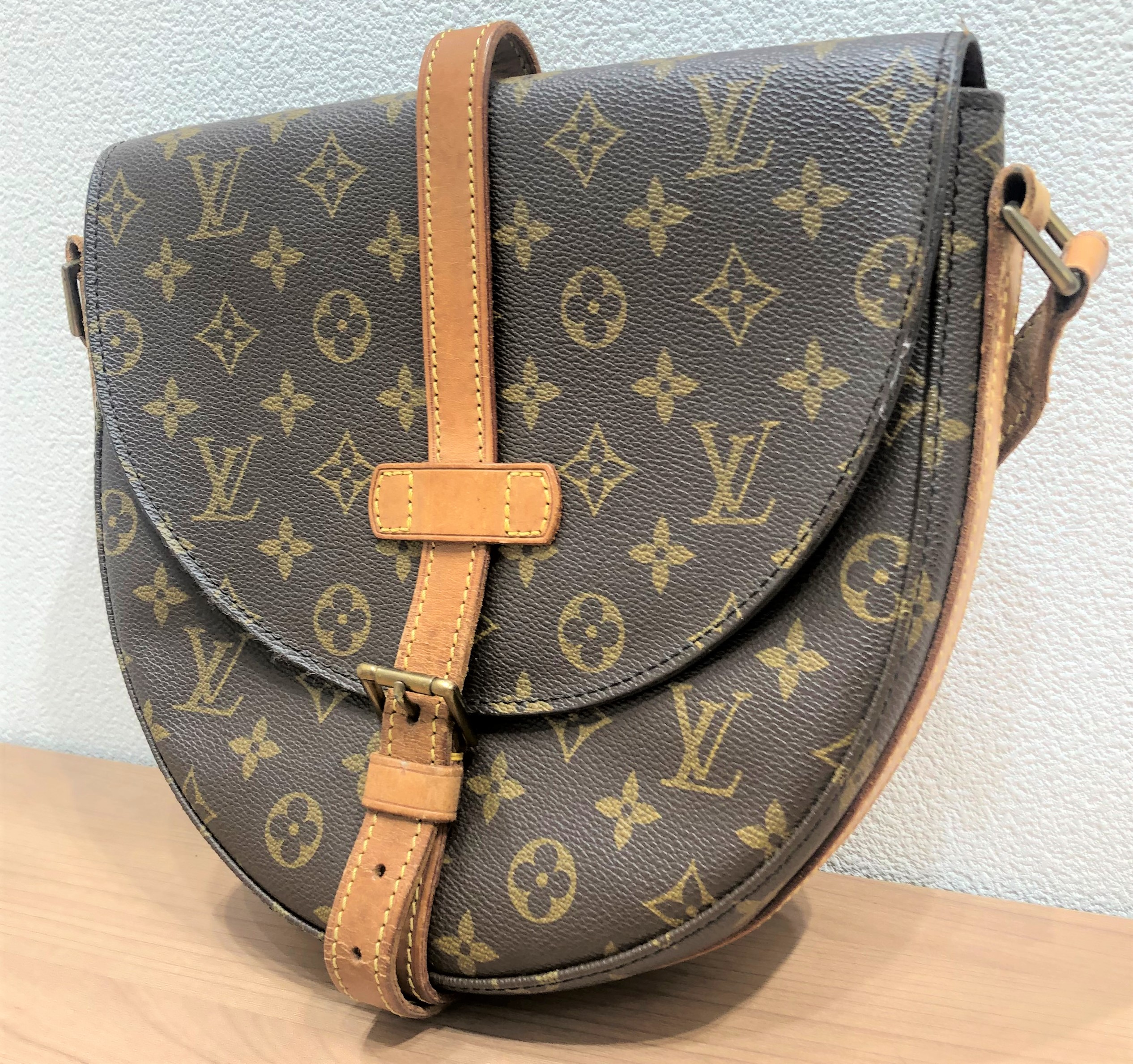 Louis Vuitton Chantilly MM M51233