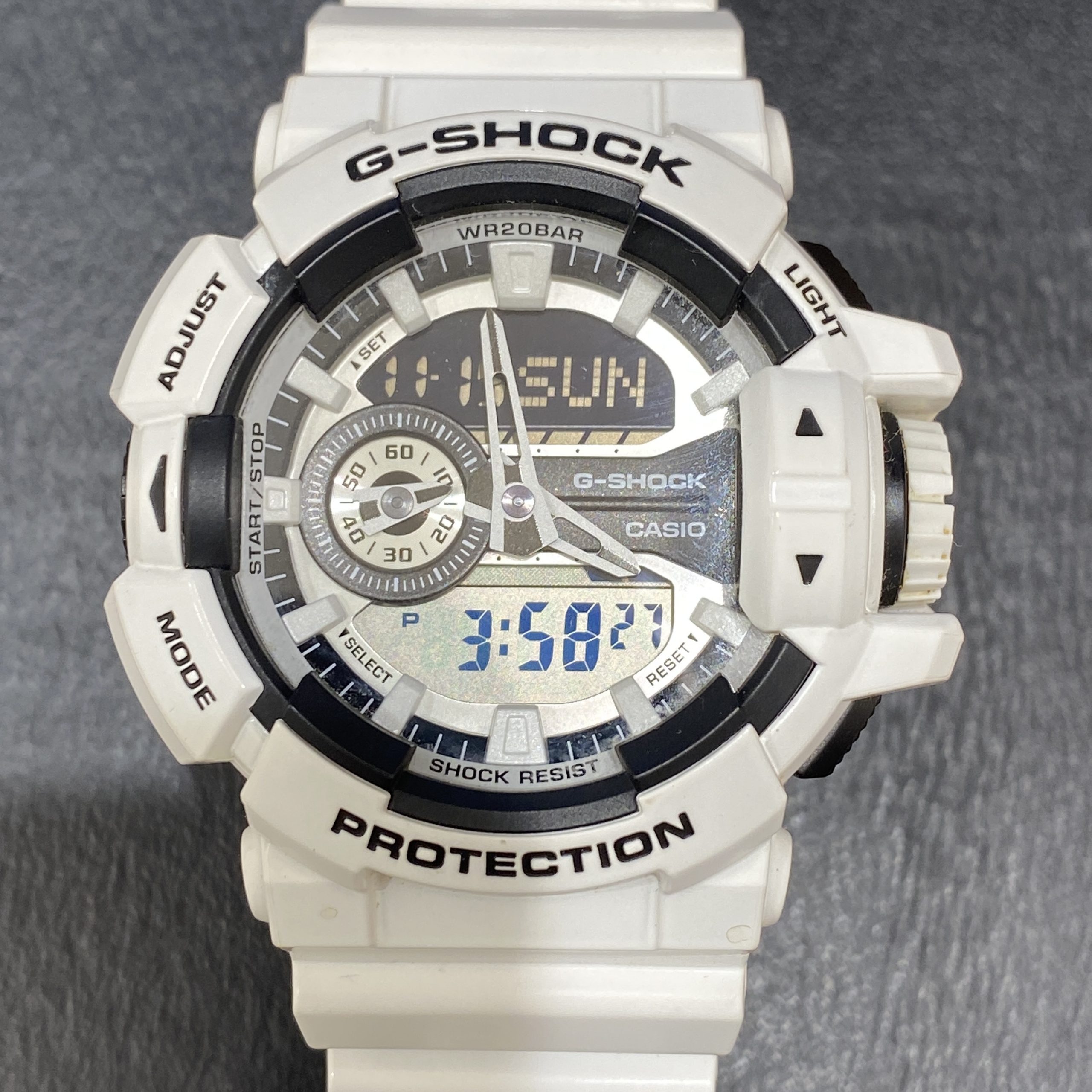 【CASIO/カシオ】G-SHOCK/ジーショック RESIST アナデジ腕時計 GA-400 ホワイト